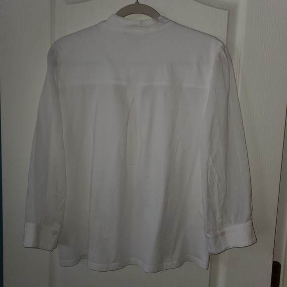 Banana republic blouse.  Size large.  New with tags. - Picture 2 of 5